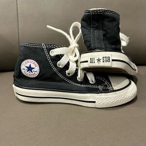 Converse Kids Black and White High Top Sneakers Sz 7